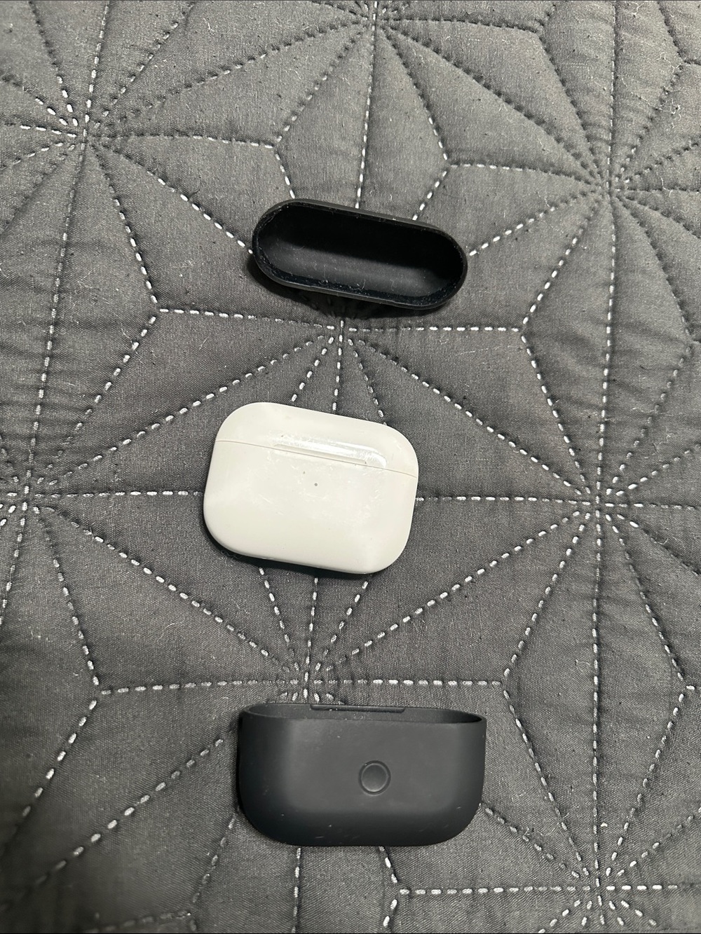AirPods Pro 1 (2019) Charging Case with Black Silicone Outer Cover